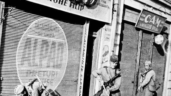 Отступая из Бухареста, немецкие войска заминировали улицы, индустриальные объекты, магазины и склады - Sputnik Молдова