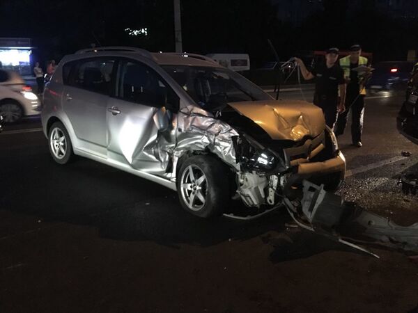 Цепная авария под покровом темноты: в одном ДТП пострадали пять авто – видео Цепная авария под покровом темноты: в одном ДТП пострадали пять авто – видео - Sputnik Молдова