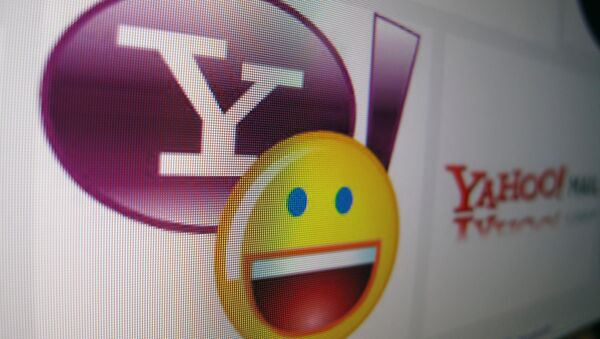 A Yahoo messenger logo is displayed on a monitor in this photo illustration shot April 16, 2013.  - Sputnik Moldova-România