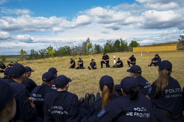 Граница – на замке: молдавские пограничники показали верх мастерства - Sputnik Молдова