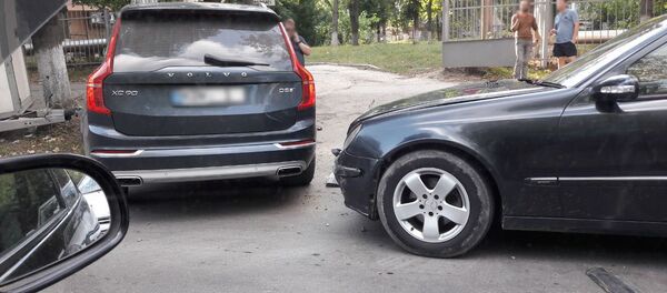 Accident pe strada Dimo din Chișinău - Sputnik Moldova