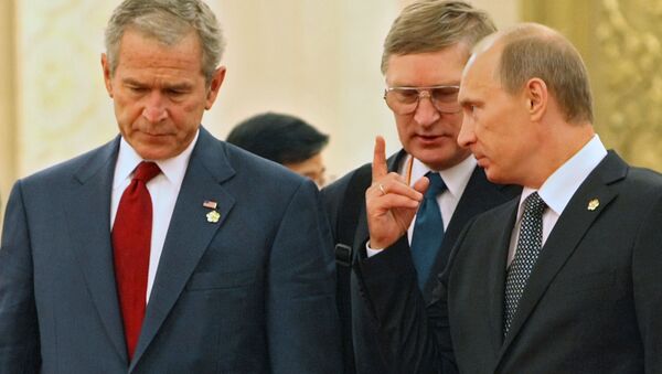 Vladimir Putin si George Bush - Sputnik Moldova-România
