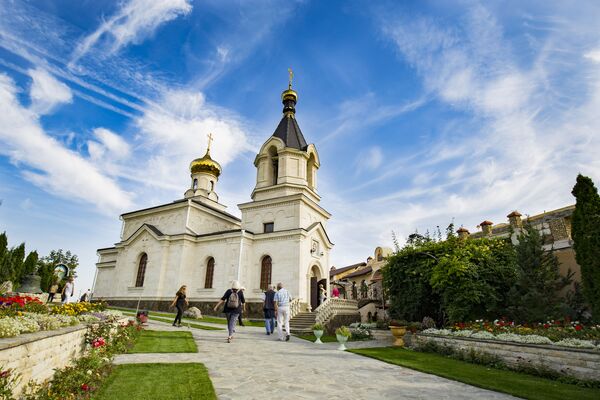 Bisericile vechi din Moldova, o moștenire istorică a țării.
 - Sputnik Молдова