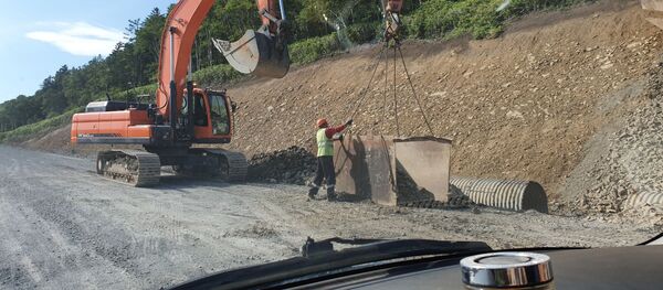 Строительство шоссе между Южно-Курильском и аэропортом Менделеево на Кунашире - Sputnik Молдова
