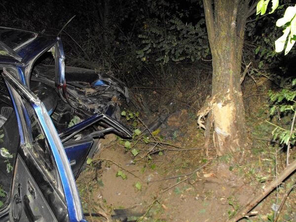 Accident fatal la Rezina: Corpuri sfârtecate și fiare contorsionate – Foto Accident fatal la Rezina: Corpuri sfârtecate și fiare contorsionate – Foto - Sputnik Moldova