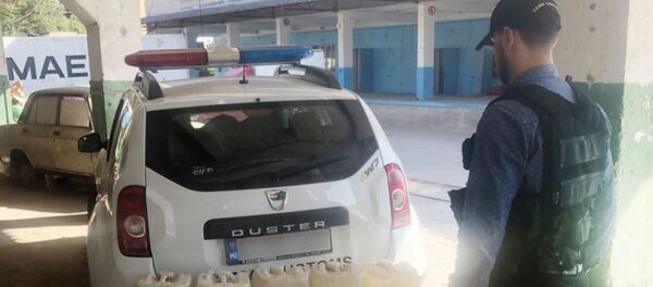 Ofițerii echipelor mobile ale Serviciului Vamal au reținut peste 24 mii de țigarete fără timbre de acciz și 240 de litri de alcool etilic, fără acte de proveniență - Sputnik Молдова