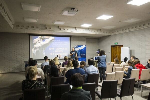 Participanți la master-class - profesioniști în domeniul filmului și televiziunii - Sputnik Moldova
