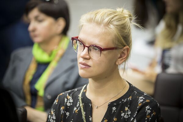 „TEFI-Sodrujestvo” – participanții la master-class ascultă cu interes spicherul - Sputnik Moldova