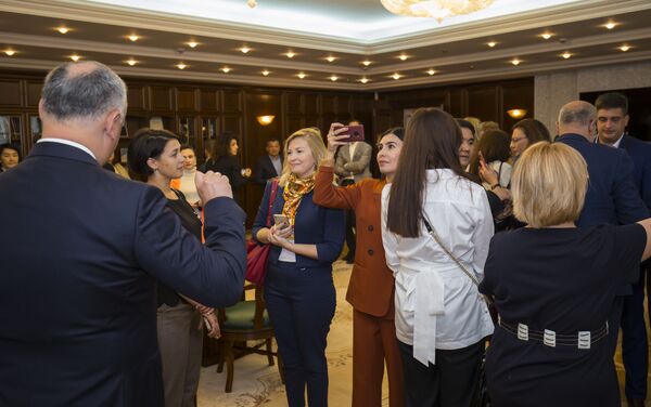 Participanții din cadrul Festivalului TEFI - Sodrujestvo, în vizită la Președinție - Sputnik Moldova