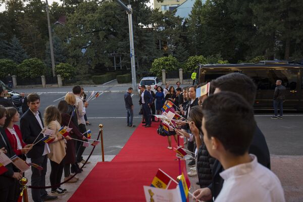 Covorul roșu este un atribut obligatoriu al festivalurilor de cinematografie - Sputnik Moldova