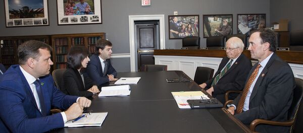 Встреча молдавской делегации во главе с премьером Майей Санду с конгресменами США Встреча молдавской делегации во главе с премьером Майей Санду с конгресменами США - Sputnik Молдова