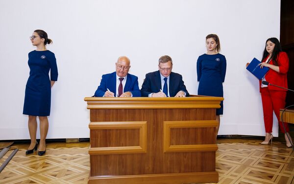 Подписание договоров, МРЭФ 2019 - Sputnik Молдова