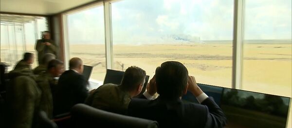 Под присмотром президентов: финальный этап учений Центр-2019 Под присмотром президентов: финальный этап учений Центр-2019 - Sputnik Молдова