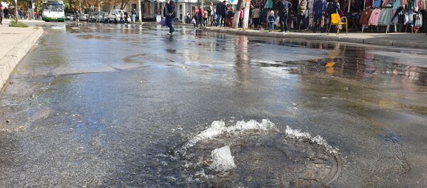 Течет ручей, бежит ручей, а чей ручей? Ничей... Течет ручей, бежит ручей, а чей ручей? Ничей... - Sputnik Молдова