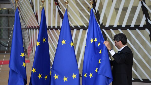 Флаги ЕС в здании Европейского Совета в Брюсселе, архивное фото - Sputnik Молдова