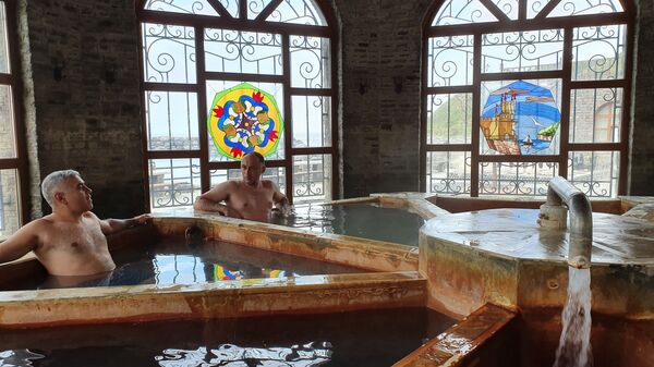 Сюда не приезжают пить кока-колу: что делать туристу на Курильских островах Сюда не приезжают пить кока-колу: что делать туристу на Курильских островах - Sputnik Молдова