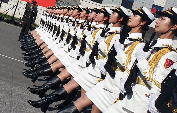 Военнослужащие армии Китая на репетиции парада в честь 70-летия образования КНР - Sputnik Молдова