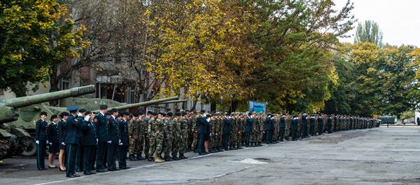 Солдаты Нацармии Молдовы. Архивное фото - Sputnik Moldova