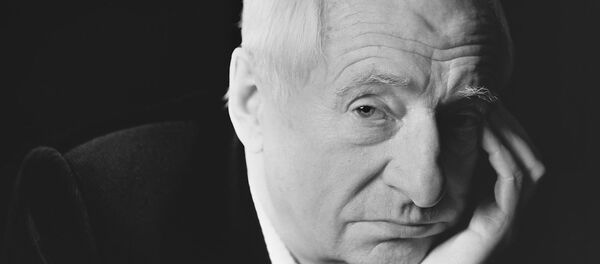 Ушел из жизни легендарный режиссер Марк Захаров Ушел из жизни легендарный режиссер Марк Захаров - Sputnik Молдова