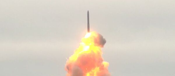 Учебно-боевой пуск межконтинентальной баллистической ракеты Тополь-М - Sputnik Молдова