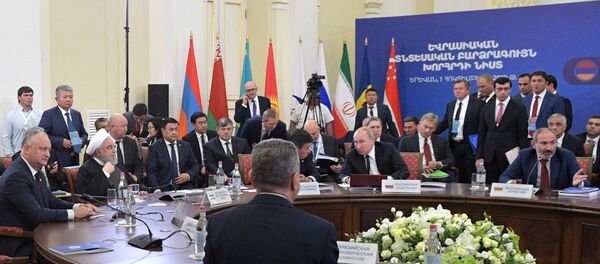 Рабочий визит президента РФ В. Путина в Армению - Sputnik Moldova