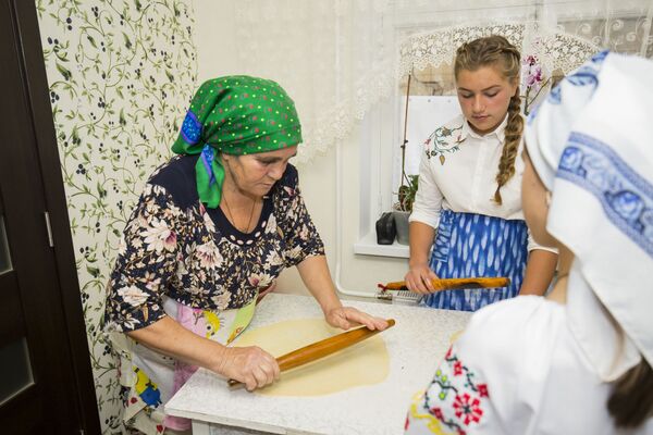 Plăcinte tradiționale moldovenești, un deliciu nemaipomenit. - Sputnik Moldova