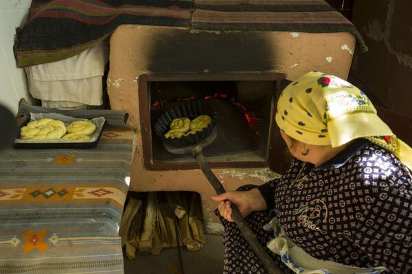 Plăcintele coapte la cuptor au un gust deosebit. - Sputnik Moldova
