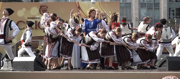 La Chișinău a demarat sărbătoarea Ziua Națională a Vinului La Chișinău a demarat sărbătoarea Ziua Națională a Vinului - Sputnik Moldova