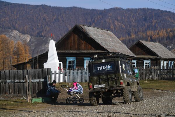 Местные жители в селе Алыгджер в  Иркутской области - Sputnik Молдова