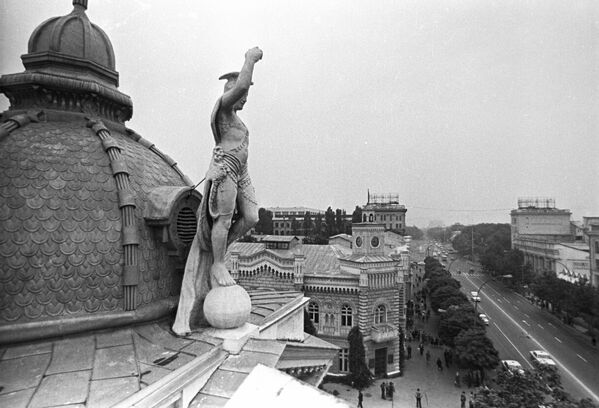 Вид на проспект Ленина в Кишиневе. Сейчас он носит имя Штефана чел Маре. - Sputnik Молдова