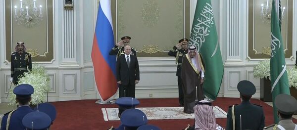 Королевский прием: Путин в Саудовской Аравии о визах, торговле, нефти и космосе Королевский прием: Путин в Саудовской Аравии о визах, торговле, нефти и космосе - Sputnik Молдова