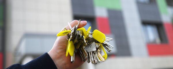 Связка ключей от квартир многоэтажного жилого дома, архивное фото - Sputnik Молдова