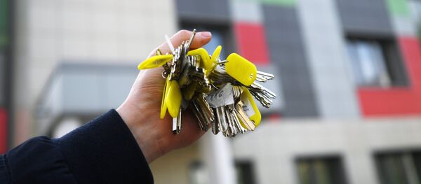 Связка ключей от квартир многоэтажного жилого дома, архивное фото - Sputnik Молдова
