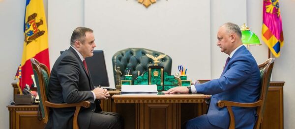Președintele Igor Dodon și Vadim Ceban, preşedintele Consiliului de Administraţie al SA „Moldovagaz” - Sputnik Молдова