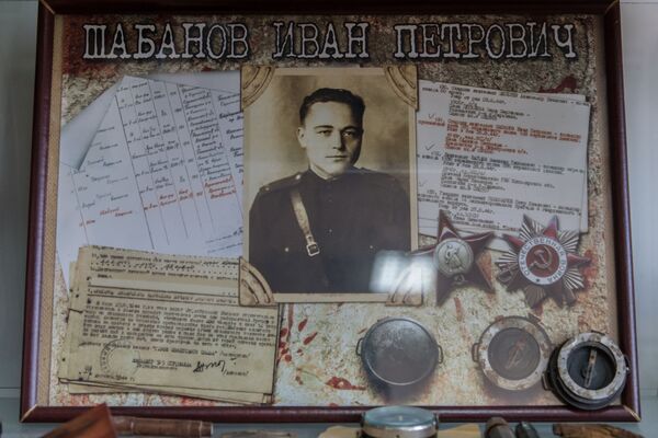 Un stand dedicat lui Șabanov Ivan Petrovici, care a căzut pe pământ moldovenesc în august 1944 - Sputnik Moldova