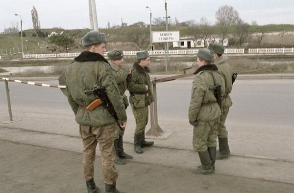 Pacificatori ruși la Bender (Tighina) Pacificatori ruși la Bender (Tighina) - Sputnik Moldova-România