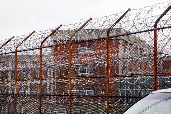 Забор тюрьмы Райкерс - Sputnik Молдова