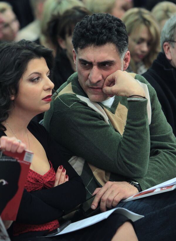 Маро: так зовут новорожденную дочку Маргариты Симоньян и Тиграна Кеосаяна Маро: так зовут новорожденную дочку Маргариты Симоньян и Тиграна Кеосаяна - Sputnik Молдова