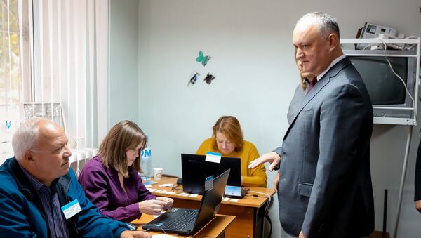 Игорь Додин с супругой Галиной на выборах примара в Кишиневе - Sputnik Moldova