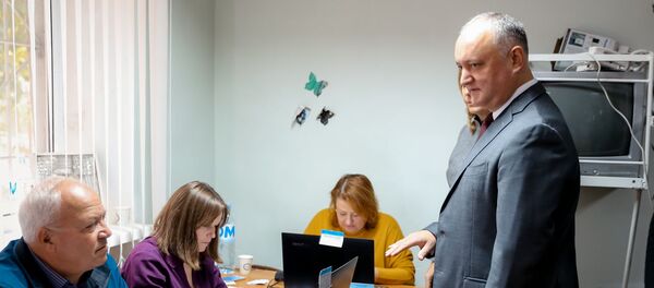 Игорь Додин с супругой Галиной на выборах примара в Кишиневе - Sputnik Moldova