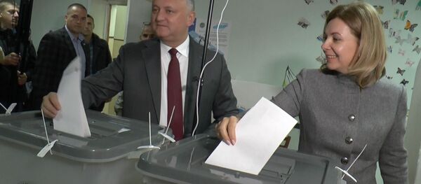 Președintele Igor Dodon a votat pentru un primar profesionist Președintele Igor Dodon a votat pentru un primar profesionist - Sputnik Moldova