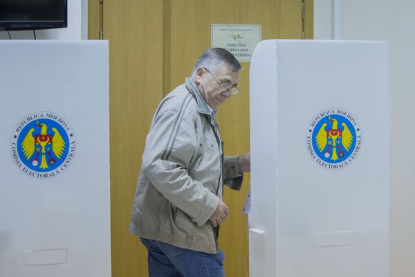 Как жители Молдовы голосовали на местных выборах в Кишиневе - Sputnik Moldova