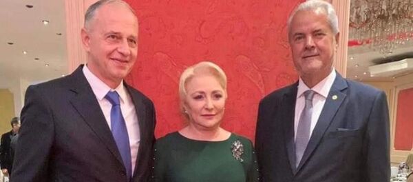 Viorica Dăncilă cu Mircea Geoană și Adrian Năstase Viorica Dăncilă cu Mircea Geoană și Adrian Năstase - Sputnik Moldova-România