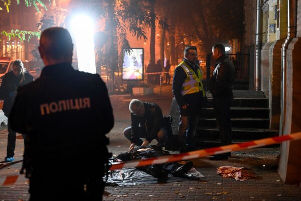 Мир за сутки: переговоры Путина и Эрдогана, взрыв в Киеве, заявление Белого дома - Sputnik Молдова