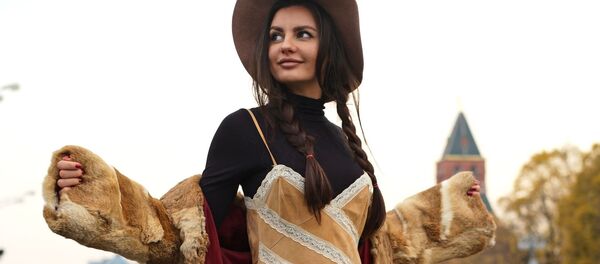 O turistă străină în Piața Roșie din Moscova - Sputnik Moldova