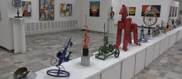 Expoziție inedită de pictură şi artă obiect, semnată de Andrei Mudrea - Sputnik Moldova