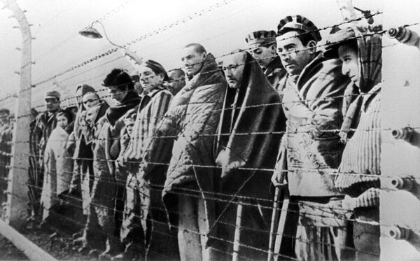 Ororile Holocaustului: Iată ce s-a întâmplat cu sute de mii de evrei din Basarabia - Video Ororile Holocaustului: Iată ce s-a întâmplat cu sute de mii de evrei din Basarabia - Video - Sputnik Moldova