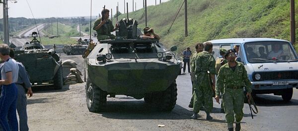 Участники народного ополчения патрулируют дорогу в Приднестровье - Sputnik Moldova