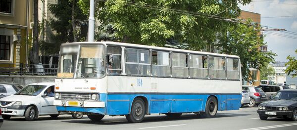 Автобус общественный транспорт - Sputnik Молдова