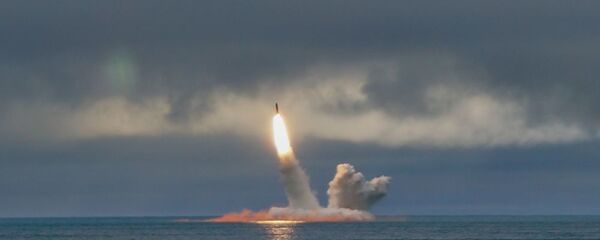 Lansarea rachetei balistice Bulava - Sputnik Moldova-România